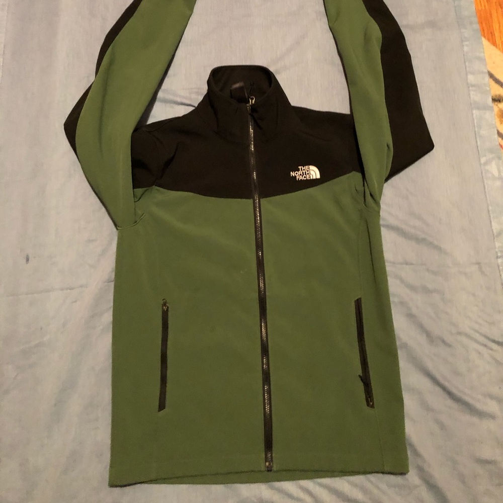 The North face awesome size men’s S jacket. Wow